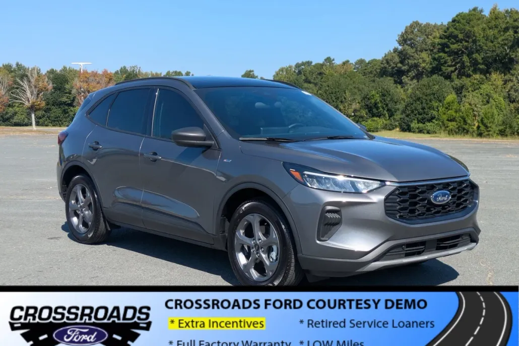 2025 Ford Escape ST-Line photo 1