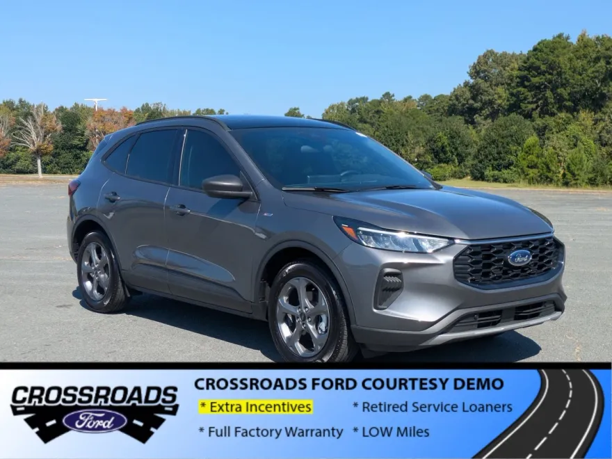 2025 Ford Escape ST-Line photo 1