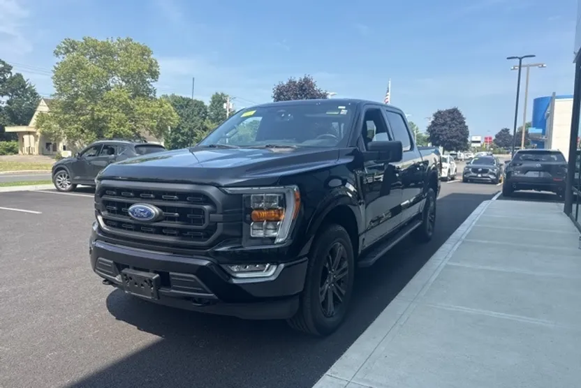 2022 Ford F-150 XLT photo 1