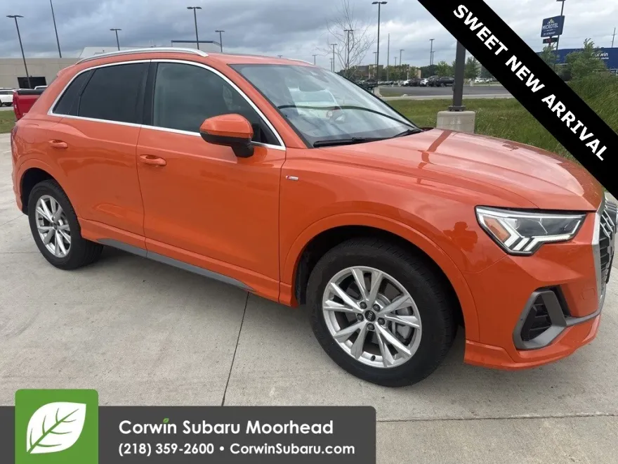 2023 Audi Q3 45 TFSI S line Premium photo 1