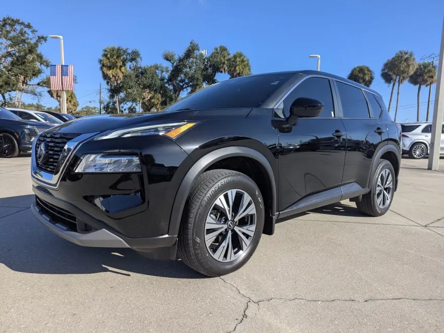 2023 Nissan Rogue SV photo 1