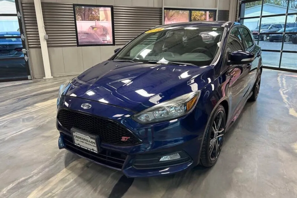 2016 Ford Focus ST photo 1