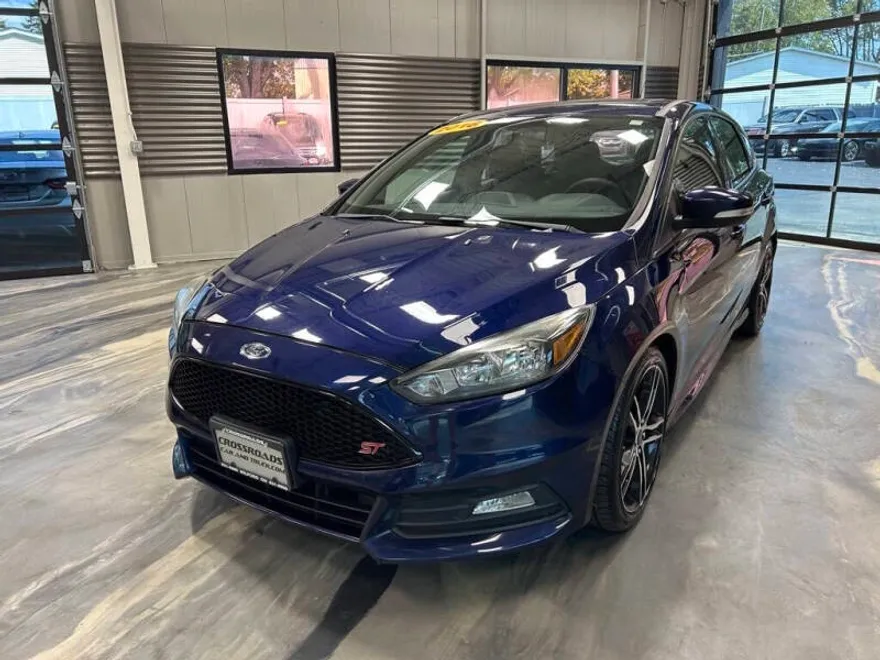 2016 Ford Focus ST photo 1