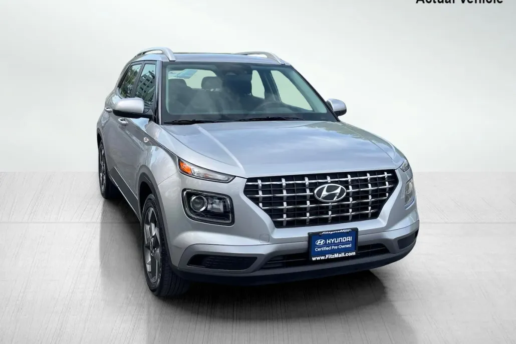 2023 Hyundai Venue SEL photo 1