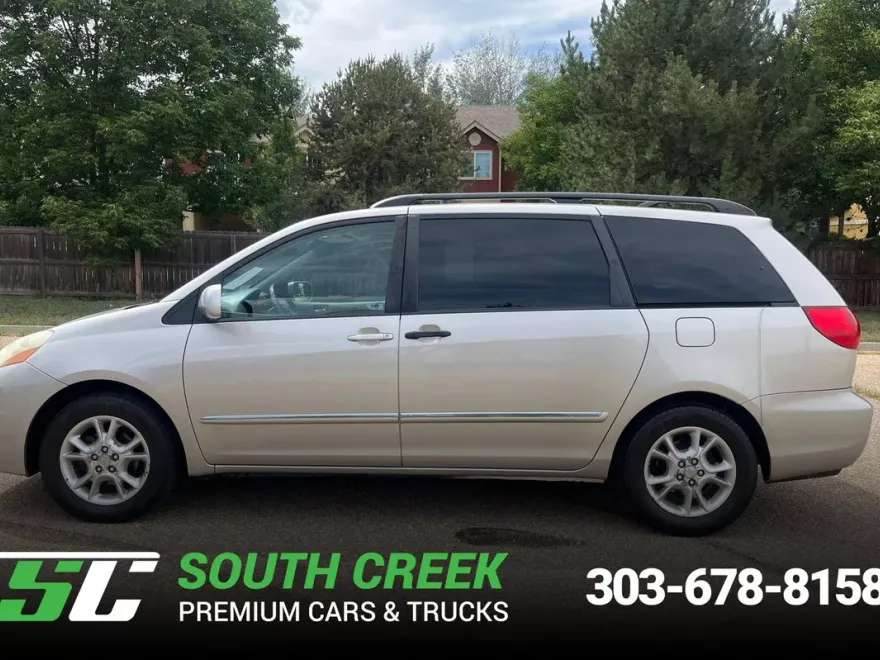 2006 Toyota Sienna XLE photo 1