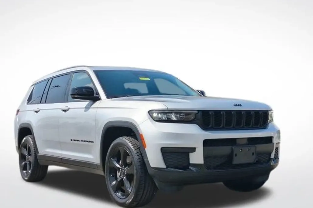 2023 Jeep Grand Cherokee Altitude photo 1