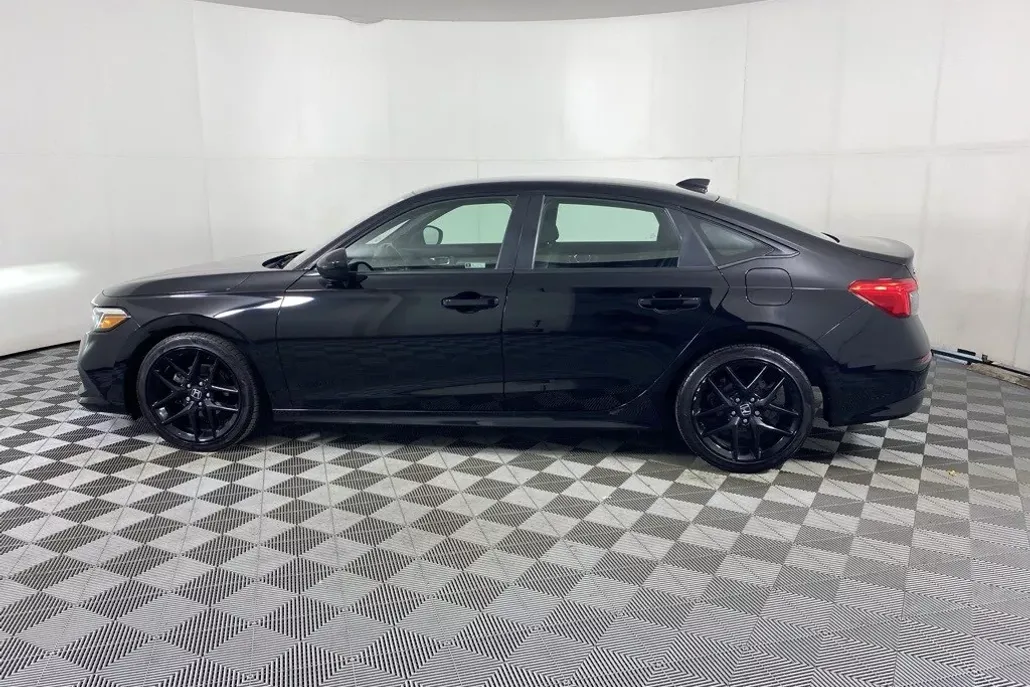 2023 Honda Civic Sport photo 1