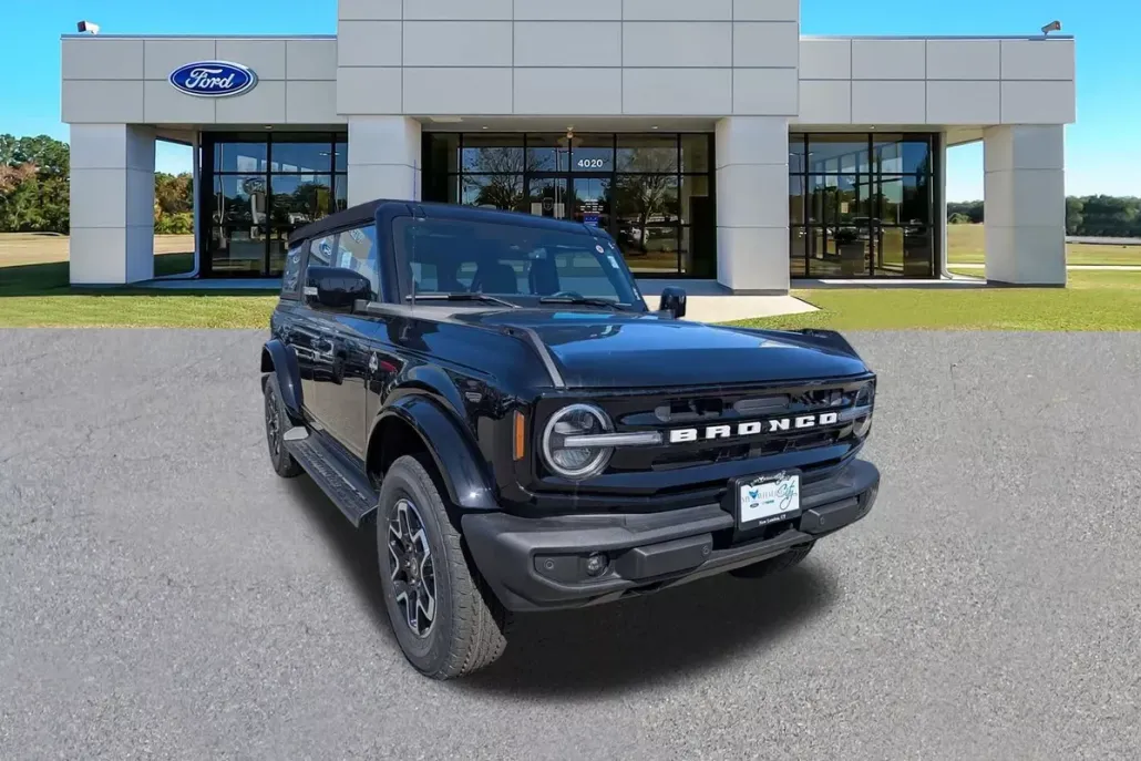 2025 Ford Bronco Outer Banks photo 1