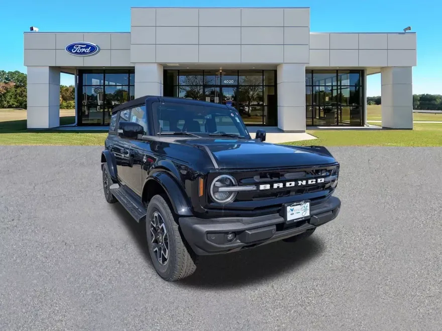 2025 Ford Bronco Outer Banks photo 1