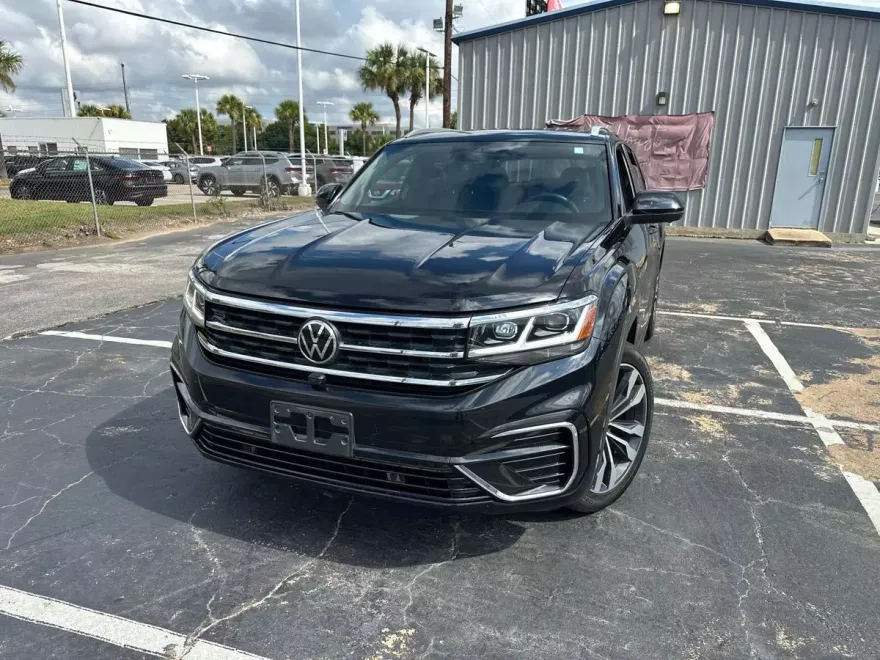 2022 Volkswagen Atlas Cross Sport V6 SEL Premium R-Line photo 1
