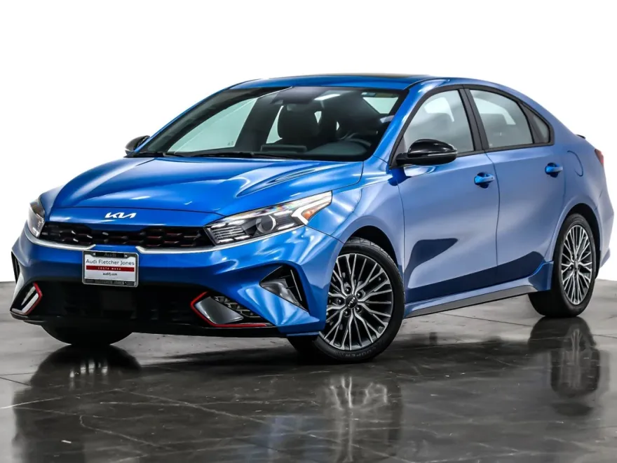 2023 Kia Forte GT-Line photo 1