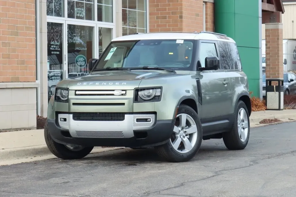 2025 Land Rover Defender 90 S photo 1