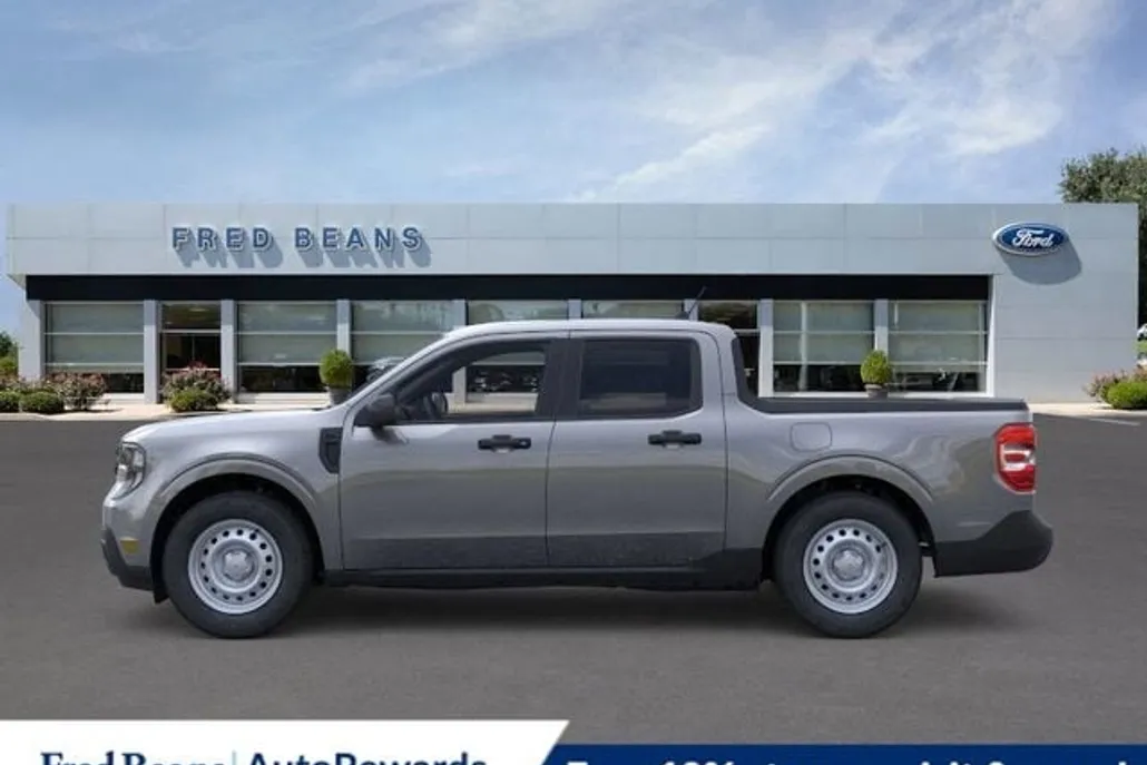 2025 Ford Maverick XL photo 1