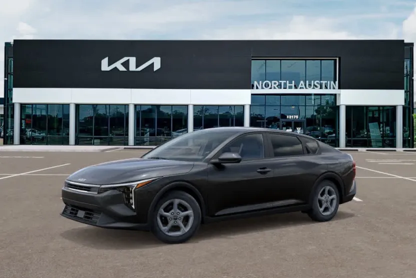 2025 Kia K4 LXS photo 1