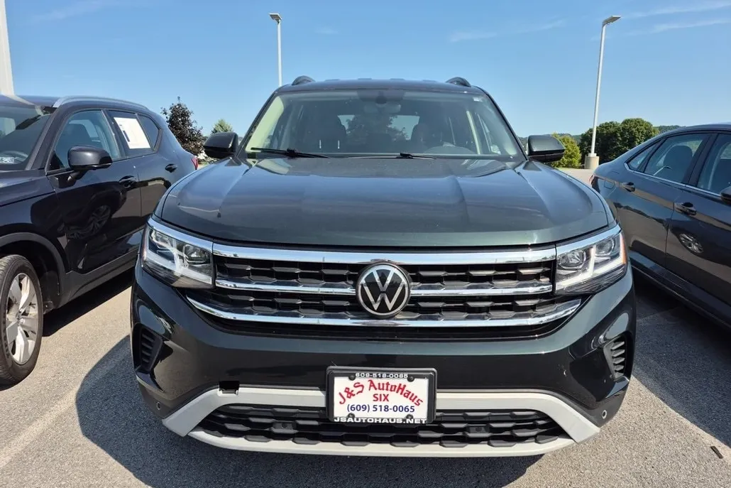 2022 Volkswagen Atlas SE Technology photo 1