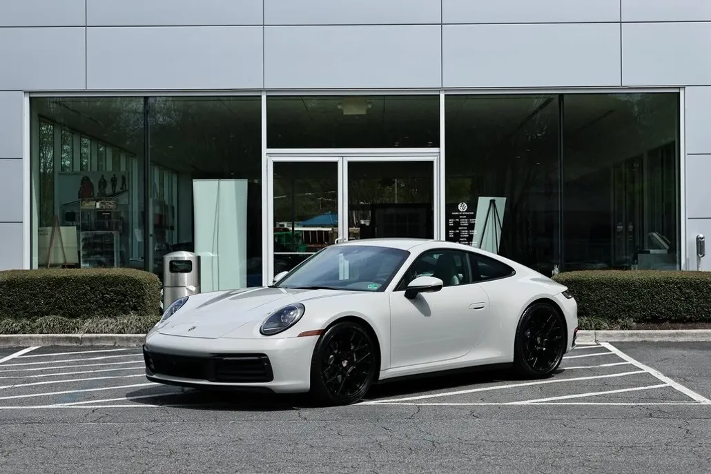 2024 Porsche 911 T 4 photo 1