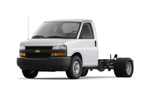 2024 Chevrolet Express Cutaway 3500 Base photo 2