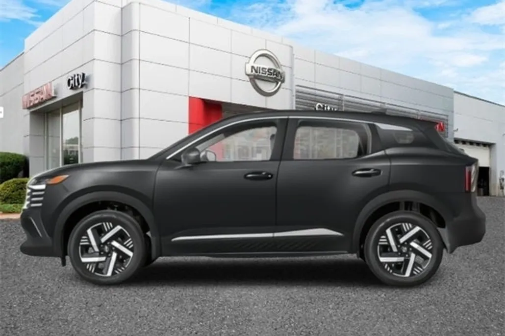 2025 Nissan Kicks SV photo 1