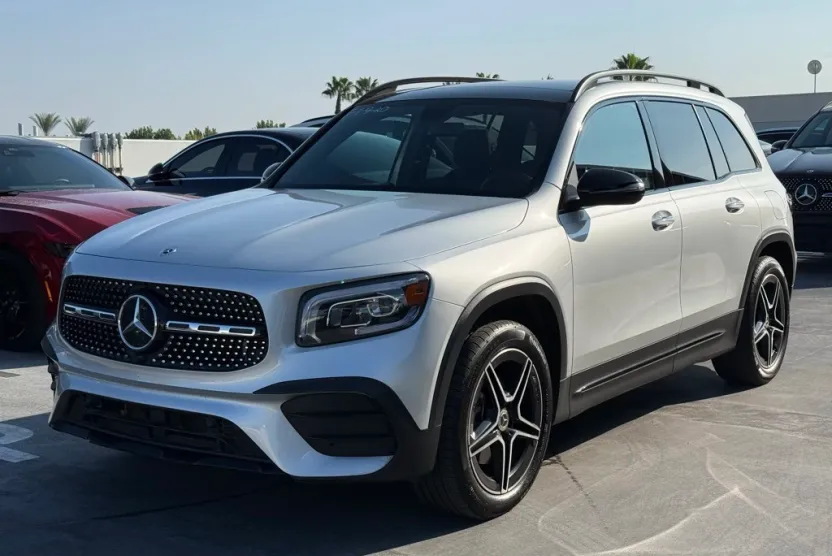2023 Mercedes Benz GLB 250 photo 1