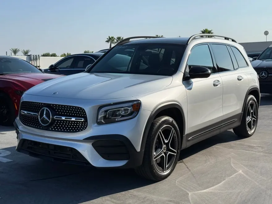 2023 Mercedes Benz GLB 250 photo 1