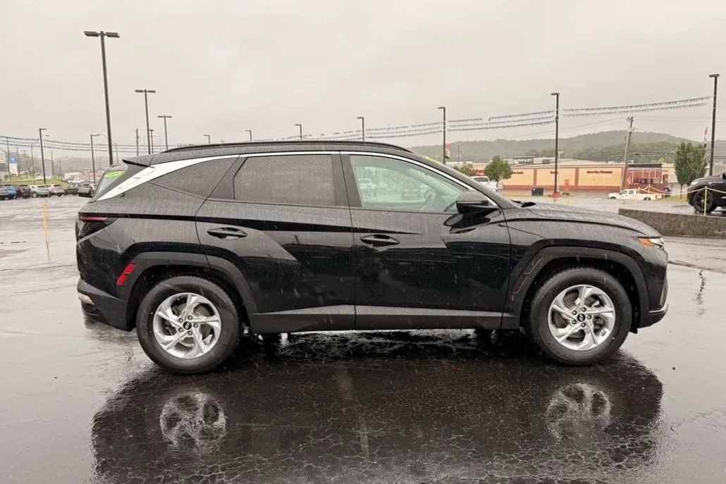 2022 Hyundai Tucson SEL photo 1