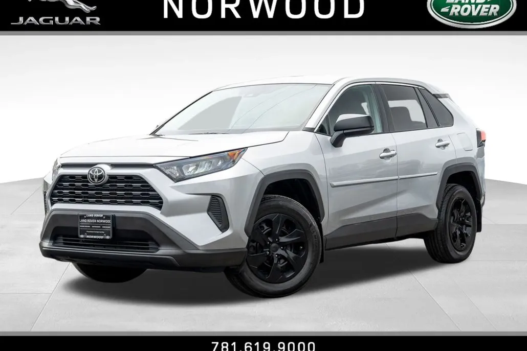 2022 Toyota RAV4 LE photo 1