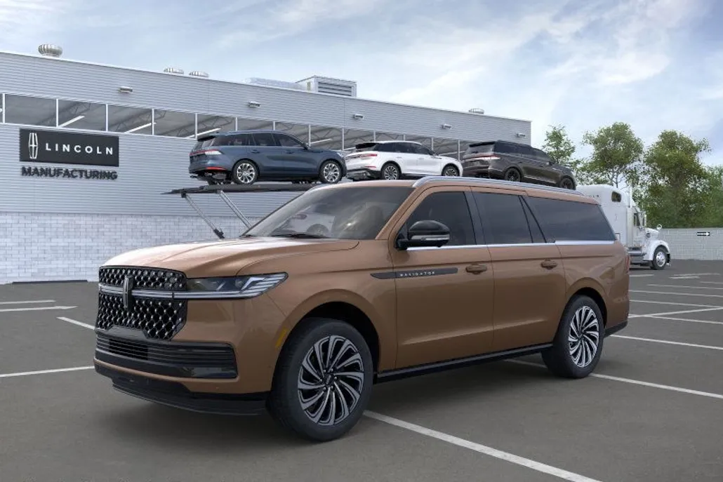 2025 Lincoln Navigator Black Label photo 1