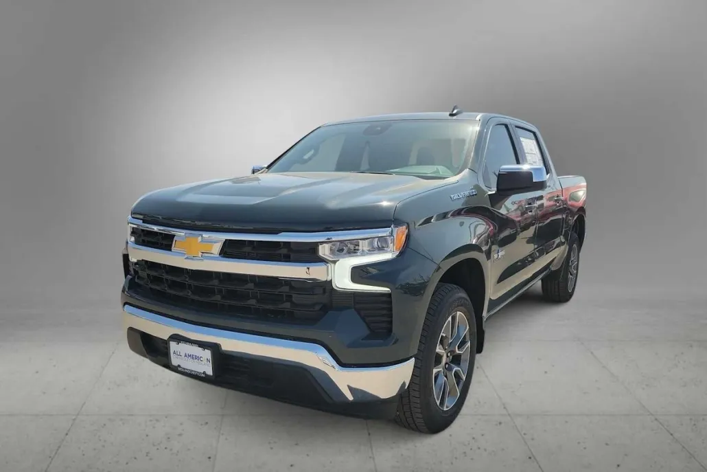 2025 Chevrolet Silverado 1500 LT photo 1