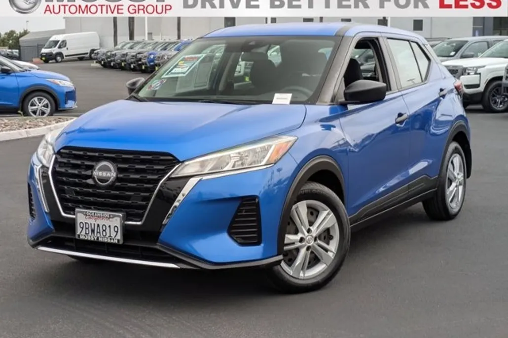 2022 Nissan Kicks SV photo 1
