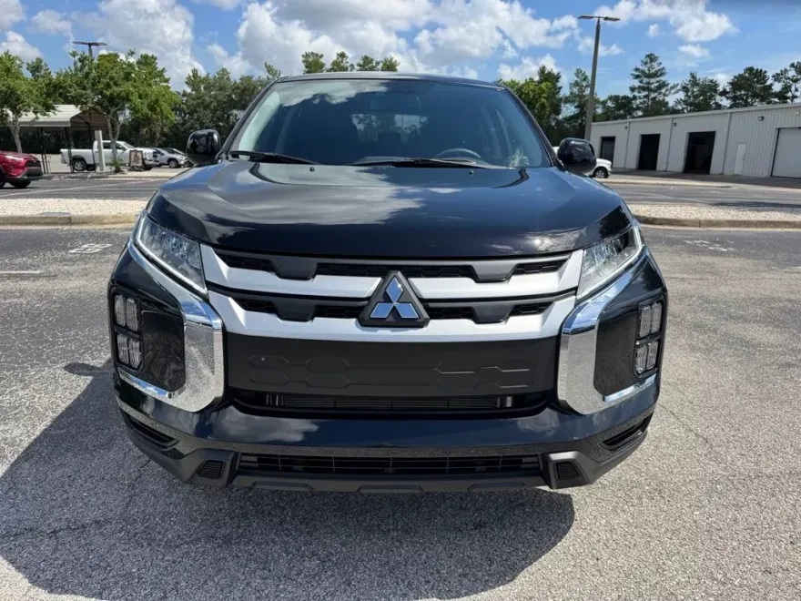 2025 Mitsubishi Outlander Sport ES photo 1