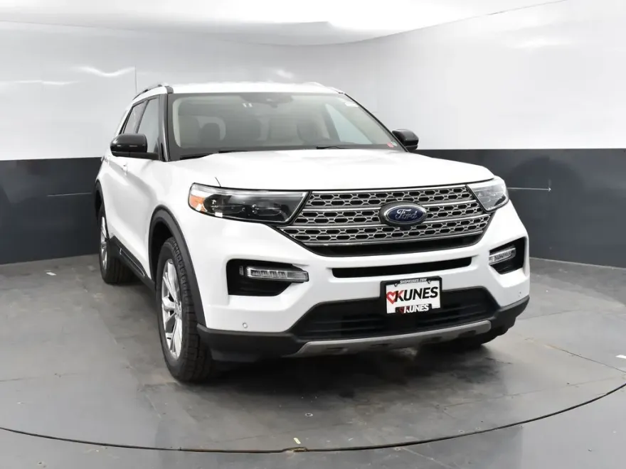 2023 Ford Explorer Limited photo 1