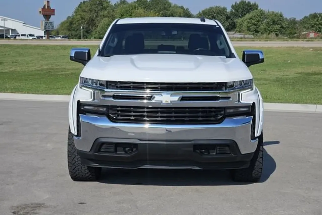 2021 Chevrolet Silverado 1500 LT photo 1