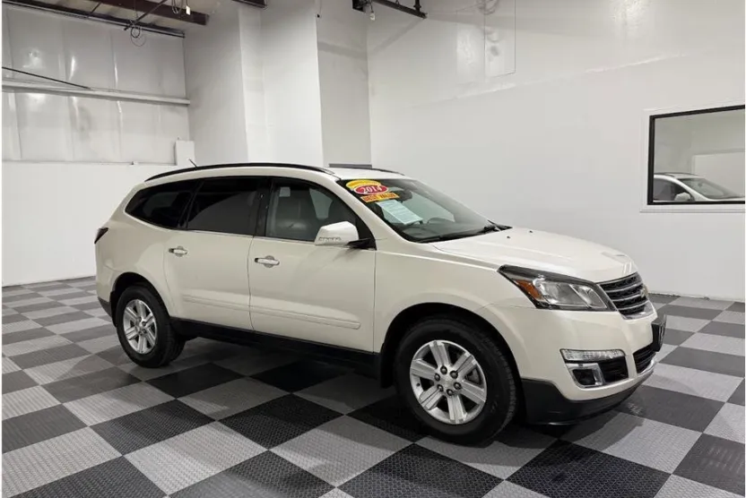 2014 Chevrolet Traverse 1LT photo 1