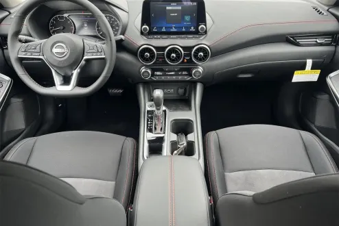 2025 Nissan Sentra SR photo 3