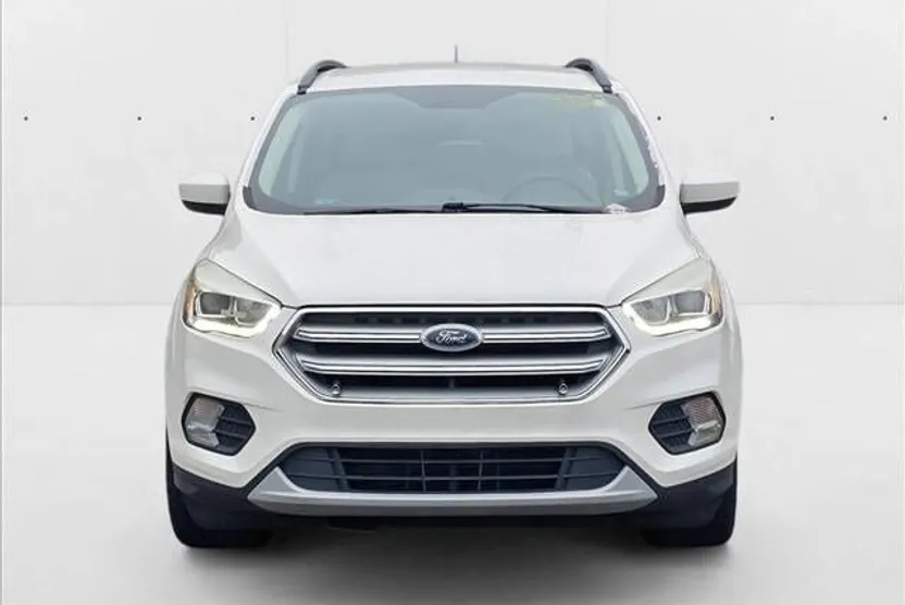 2017 Ford Escape SE Sport photo 1