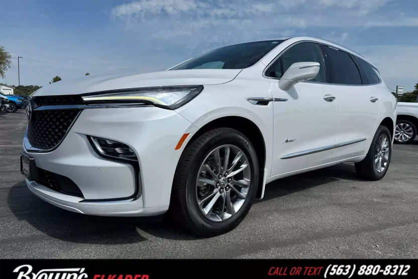 2023 Buick Enclave Avenir photo 1