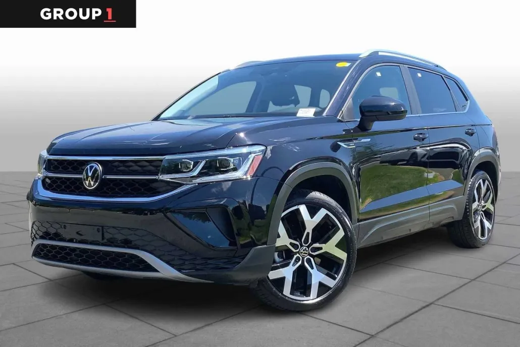 2023 Volkswagen Taos SEL photo 1