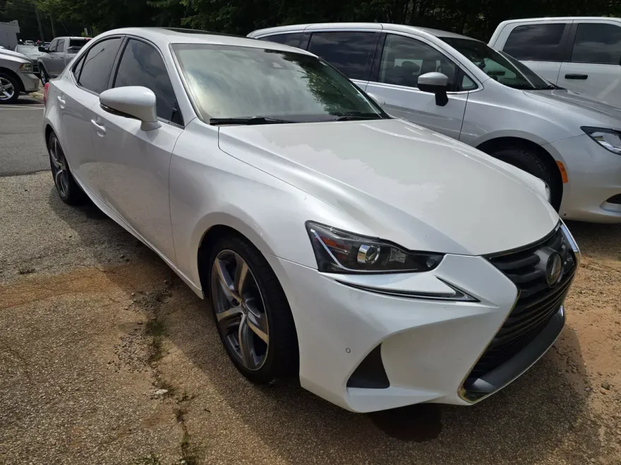 2018 Lexus IS 300 photo 1