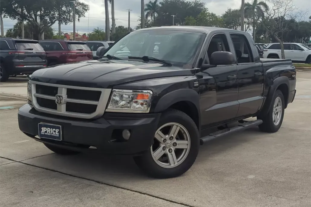 2011 Dodge Dakota SXT SLT photo 1