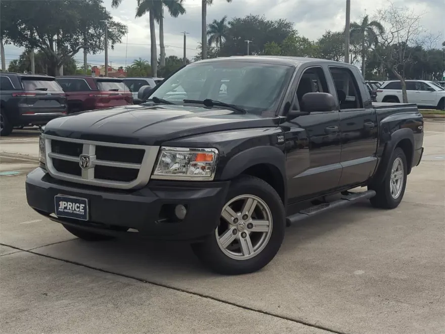 2011 Dodge Dakota SXT SLT photo 1