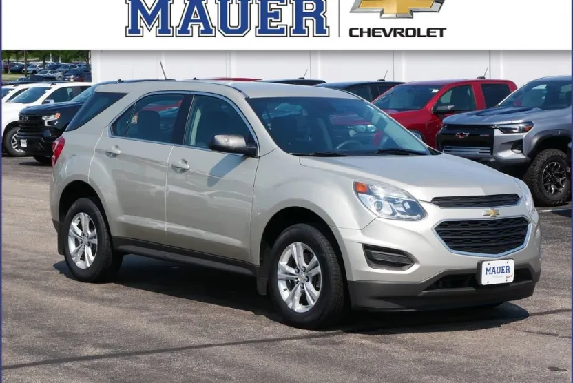 2016 Chevrolet Equinox LS photo 1