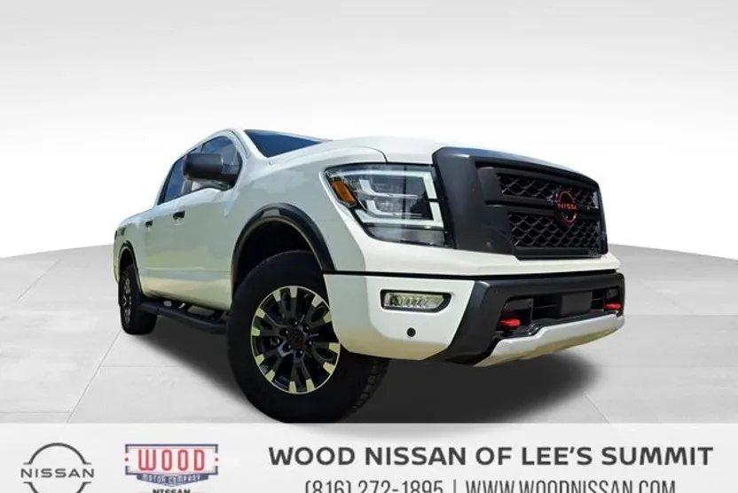 2024 Nissan Titan PRO-4X photo 1