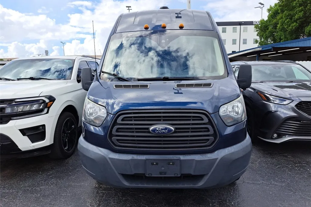 2017 Ford Transit photo 1