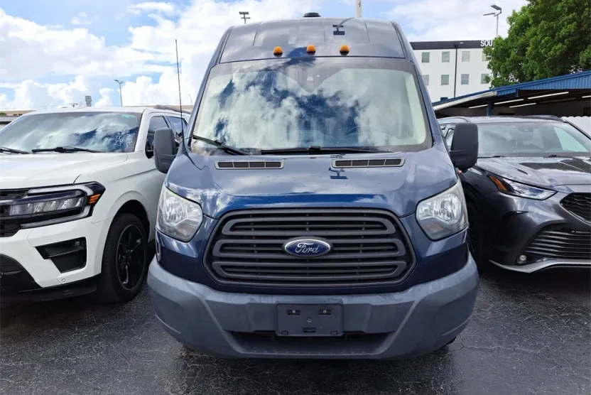 2017 Ford Transit photo 1