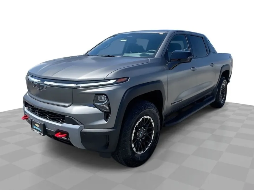 2026 Chevrolet Silverado EV Trail Boss photo 1