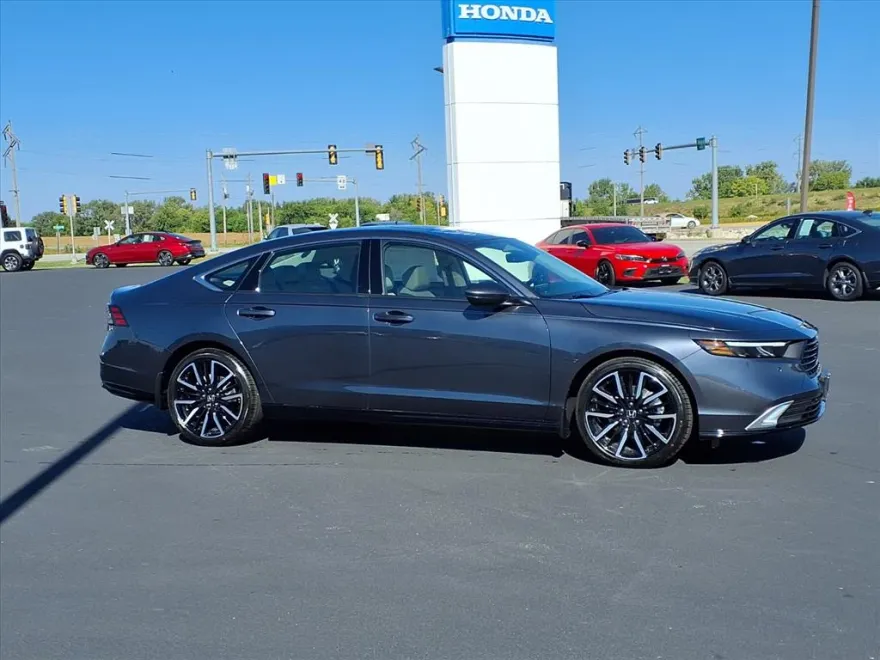 2025 Honda Accord Hybrid Touring photo 1