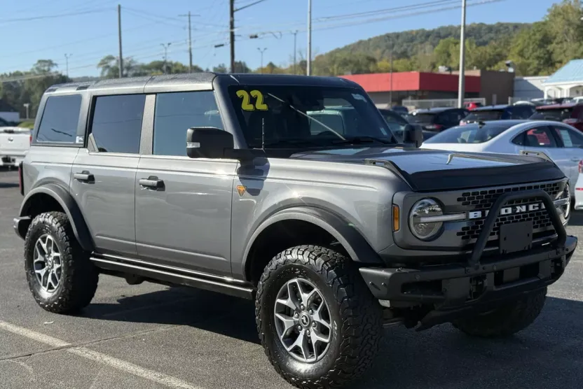 2022 Ford Bronco Badlands photo 1