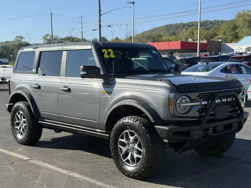 2022 Ford Bronco Badlands photo 1