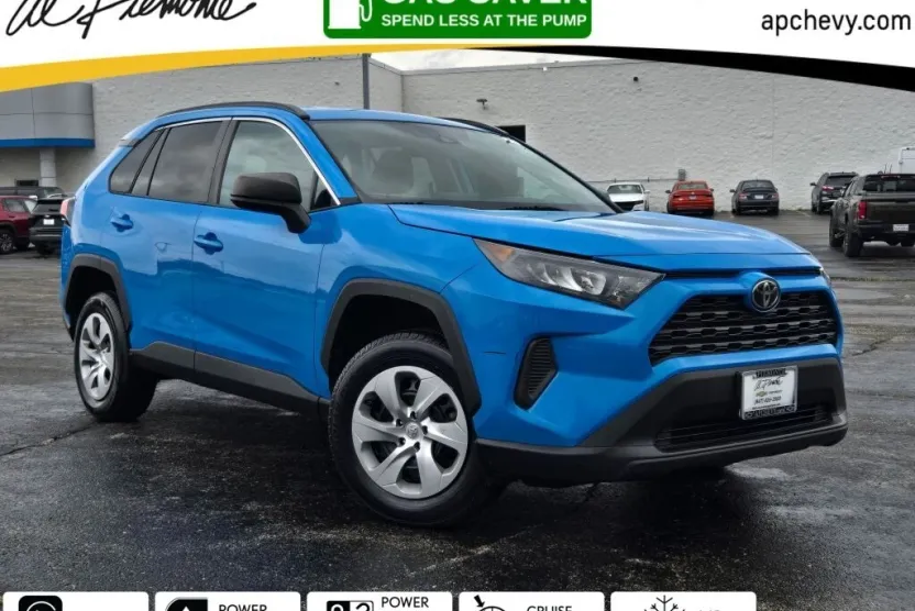 2021 Toyota RAV4 LE photo 1