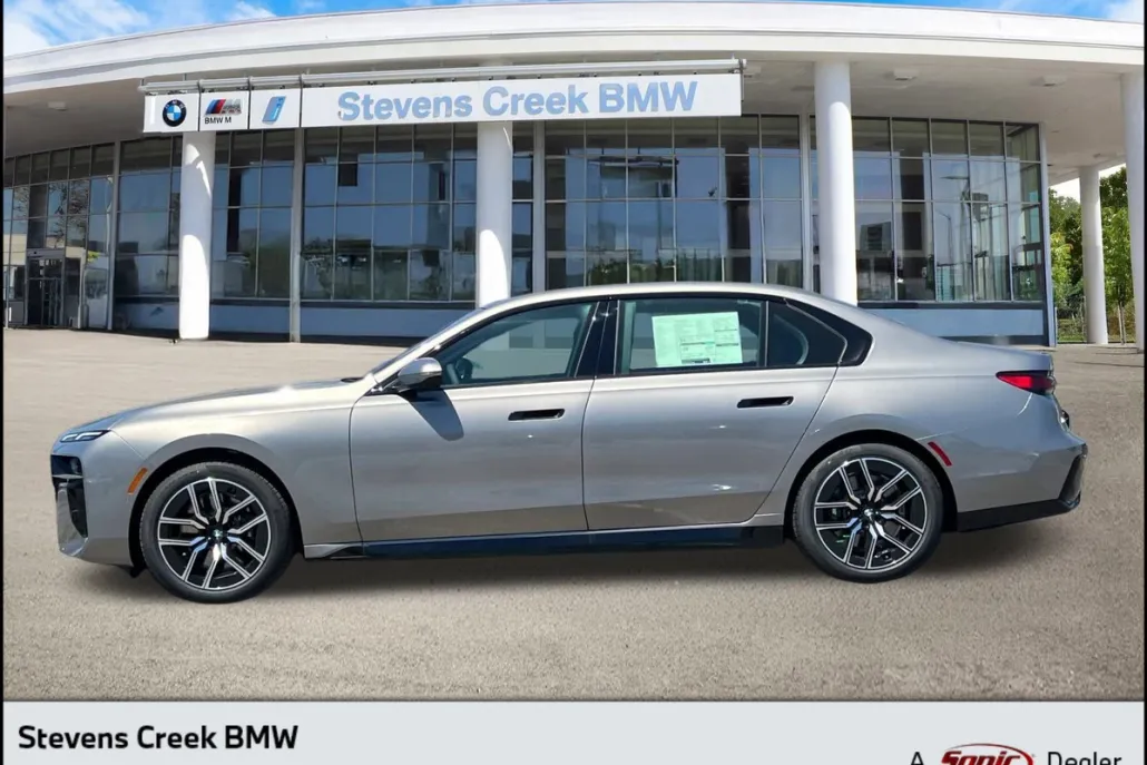 2025 Bmw 740i Sedan photo 1